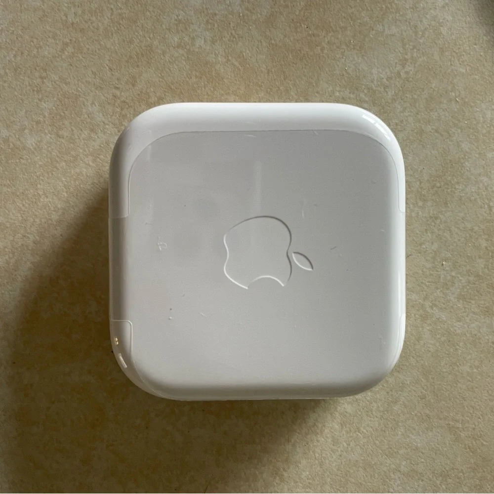 Authentic Apple EarPods with 3.5mm Headphone Plug - New in Case